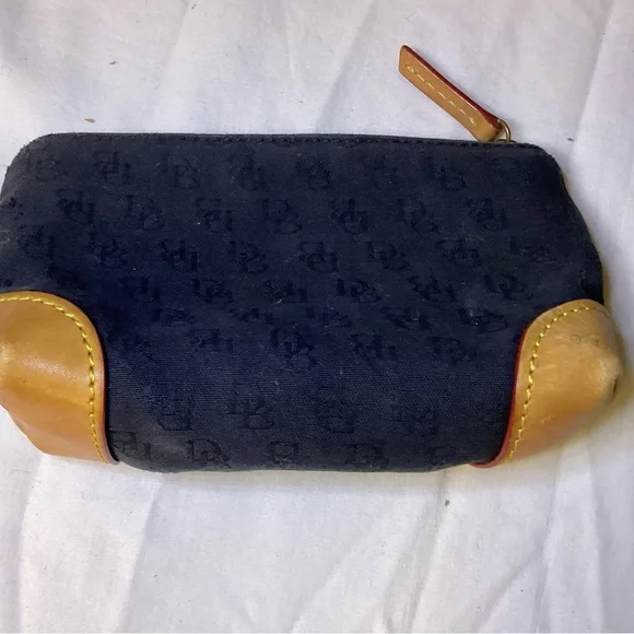 Well loved D& B make up bag needs some TLC but still could have some life - Picture 1 of 7